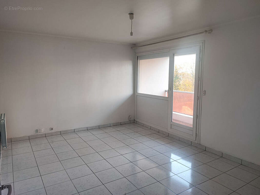 Appartement à SAINT-JEAN-DE-BRAYE