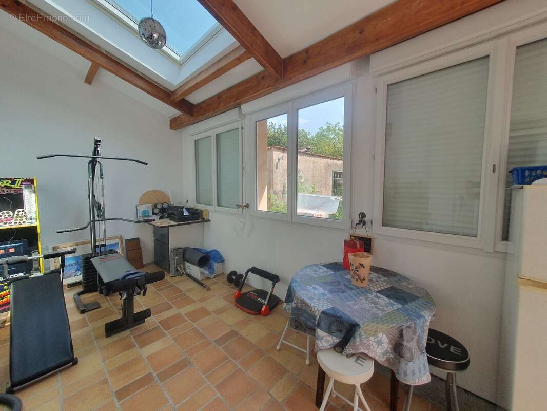 Maison 150 m² à Pusignan  - photo 9