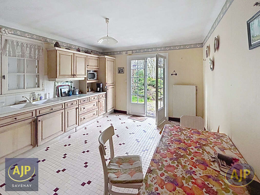 Maison à LA CHAPELLE-LAUNAY