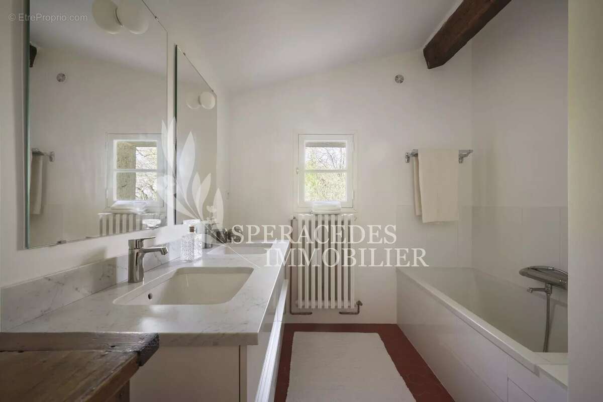 Maison à PEYMEINADE