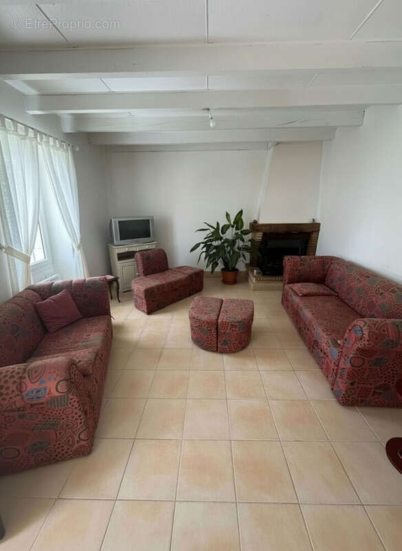 Maison à VILLEFRANCHE-DE-LONCHAT