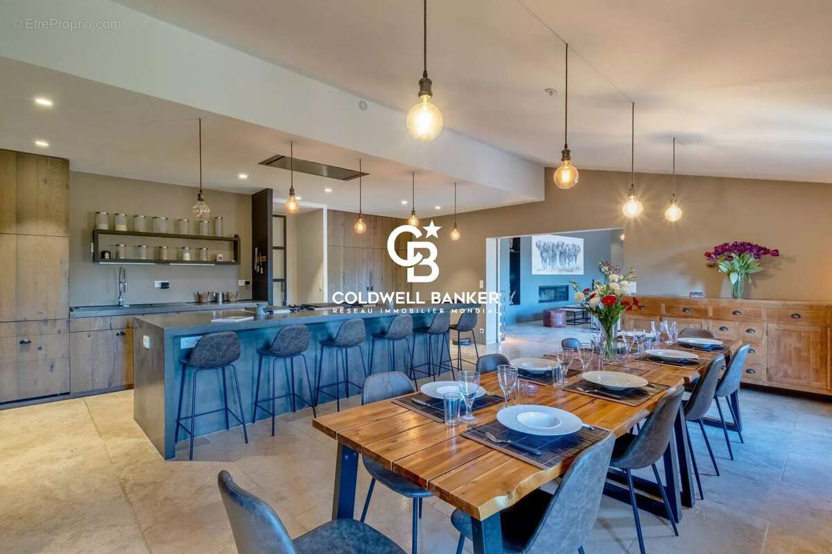 Maison à LA GARDE-FREINET