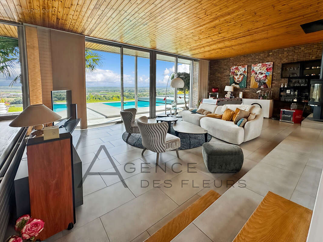 Maison à TOURVILLE-LA-RIVIERE