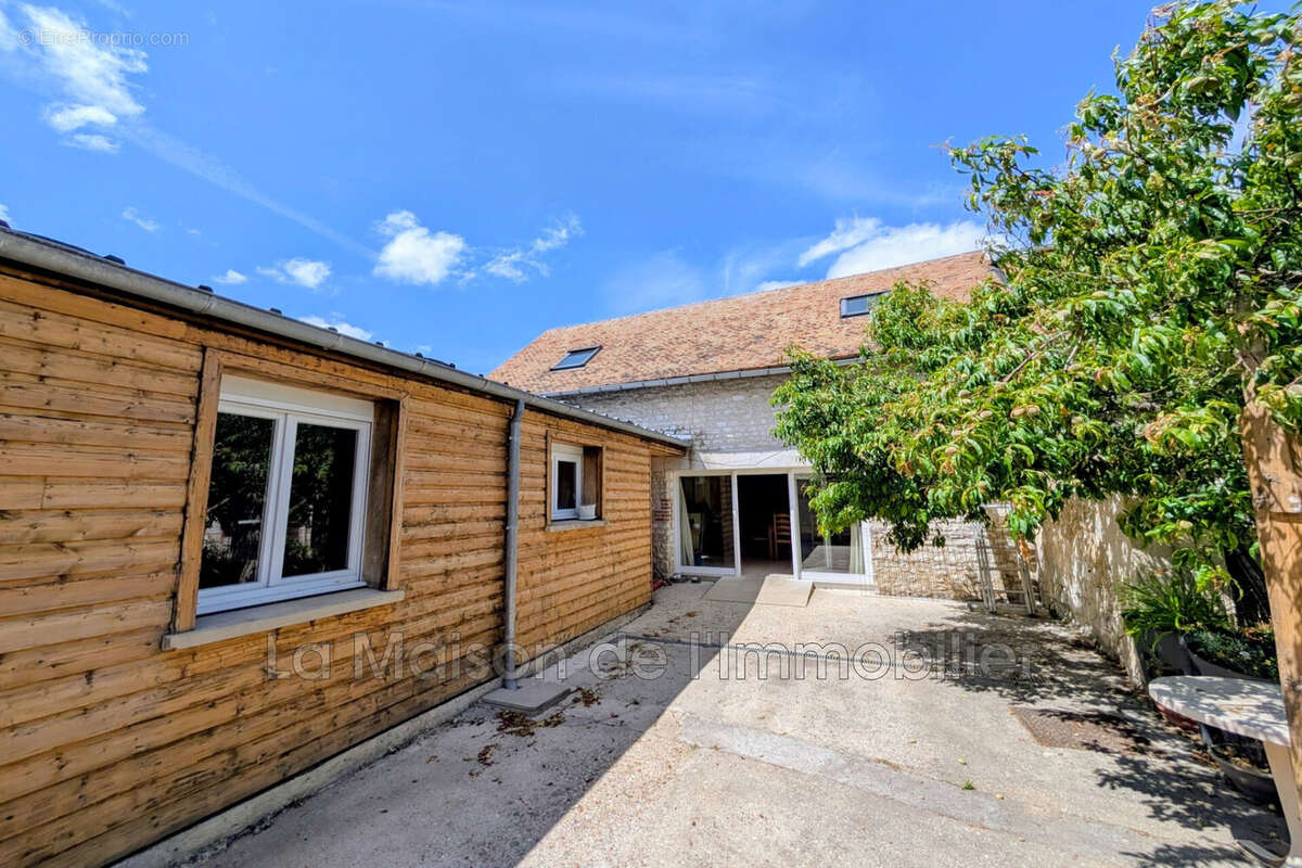 Maison à CRIQUEBEUF-SUR-SEINE