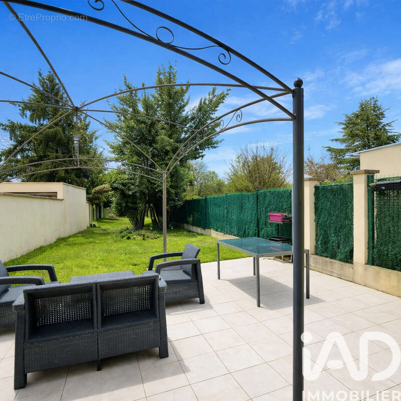 Photo 2 - Maison à MENNECY