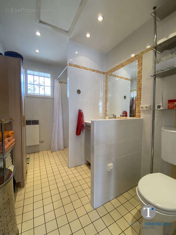 Maison à VENDAYS-MONTALIVET