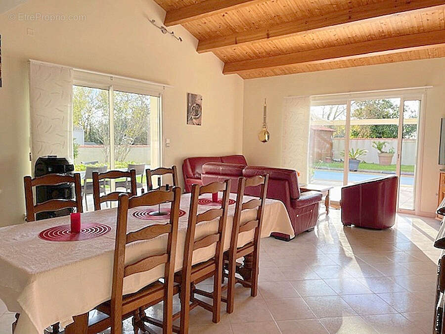 Maison à LA JARRIE