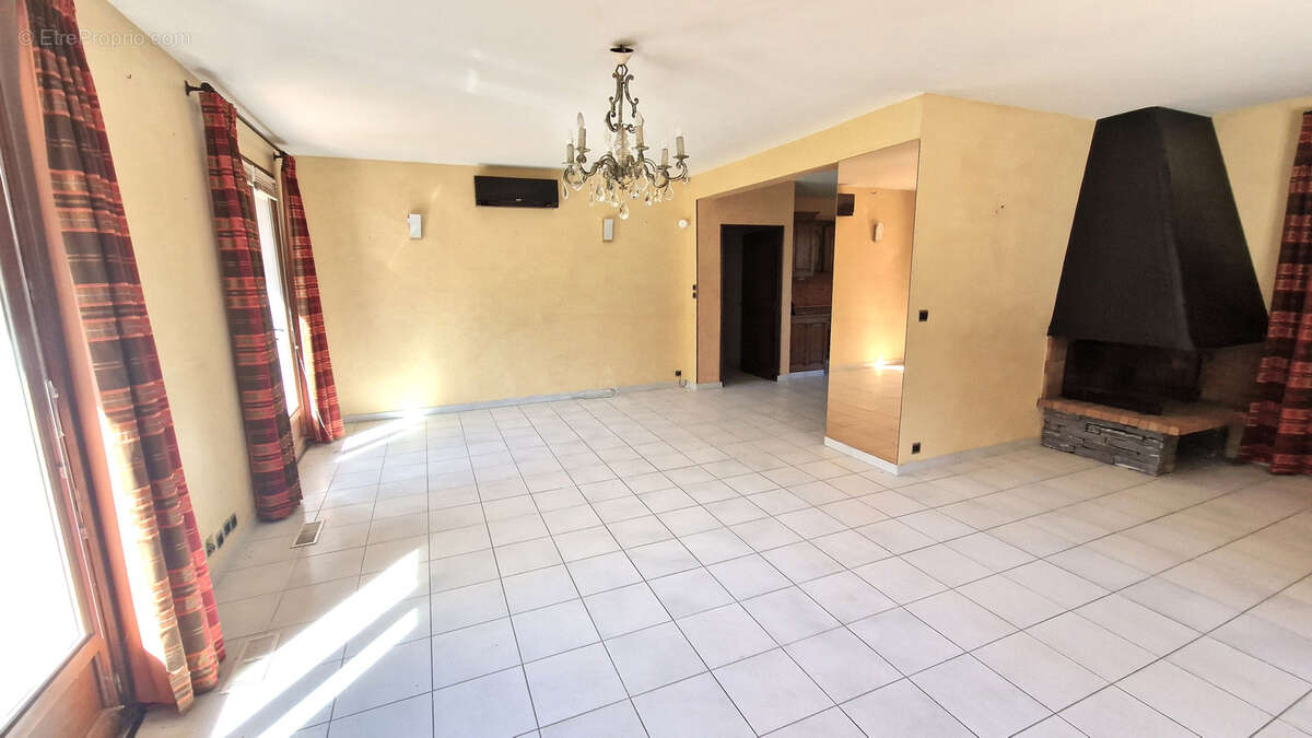 Maison à CHAPAREILLAN