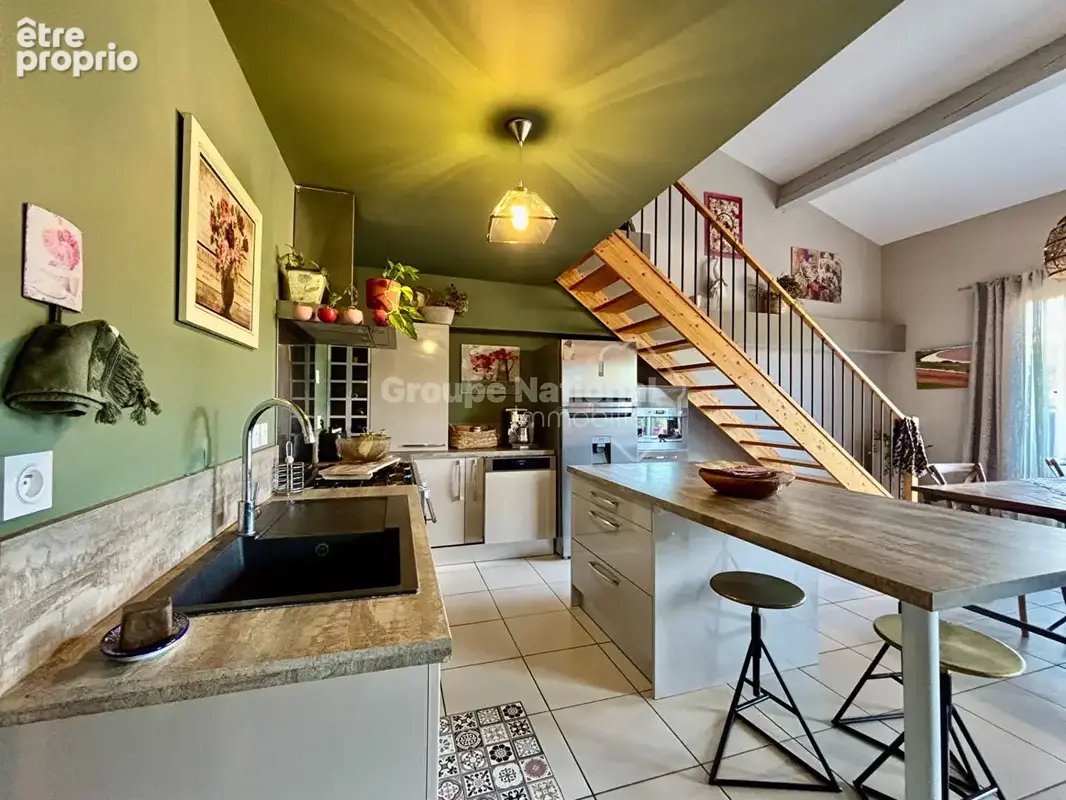 Appartement Nimes 6 pièce(s) 121.41m2 (dont 150 m² utile ) Terrasse / 2 parkings et cave - photo 4