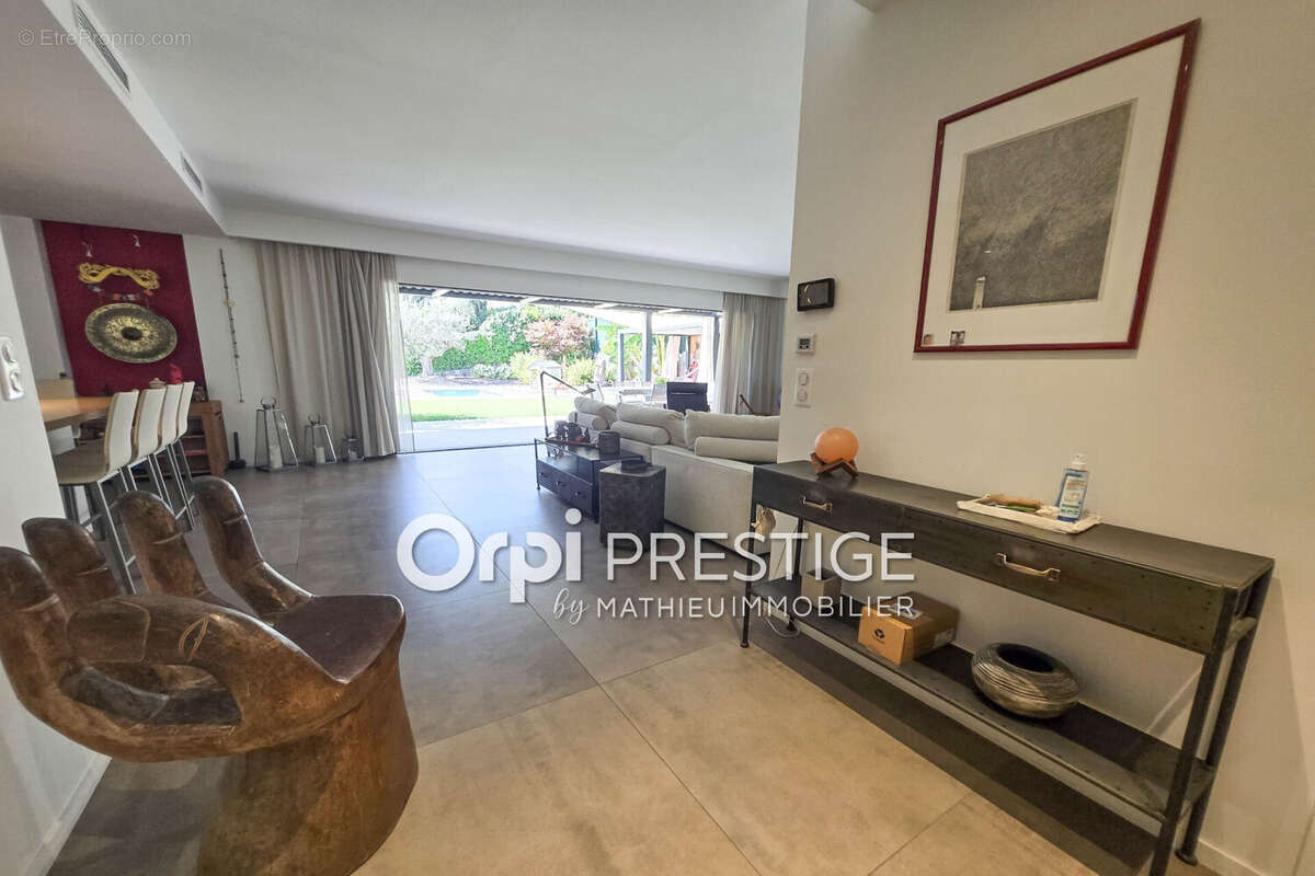 Maison 193 m² à Biot  - photo 4