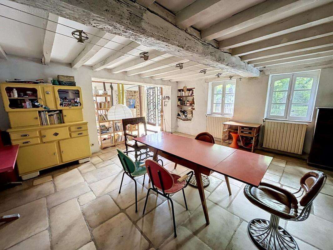 Maison 135 m² à Arpheuilles-Saint-Priest  - photo 6