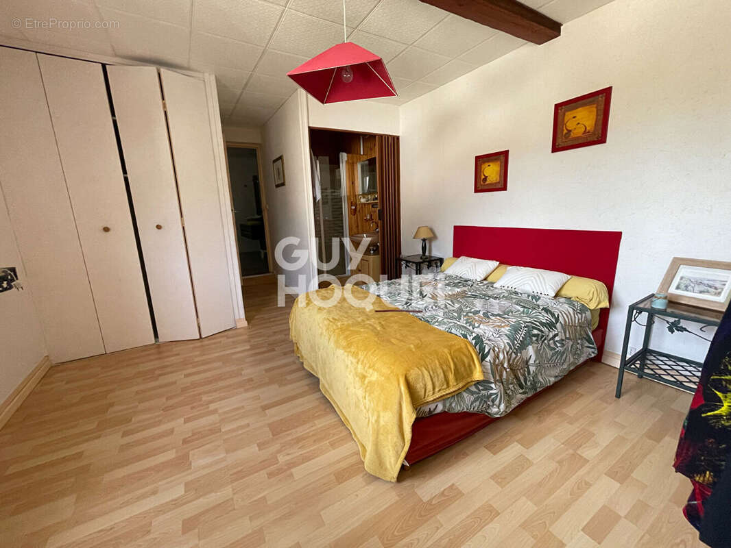 Maison 217 m² à Croth  - photo 9