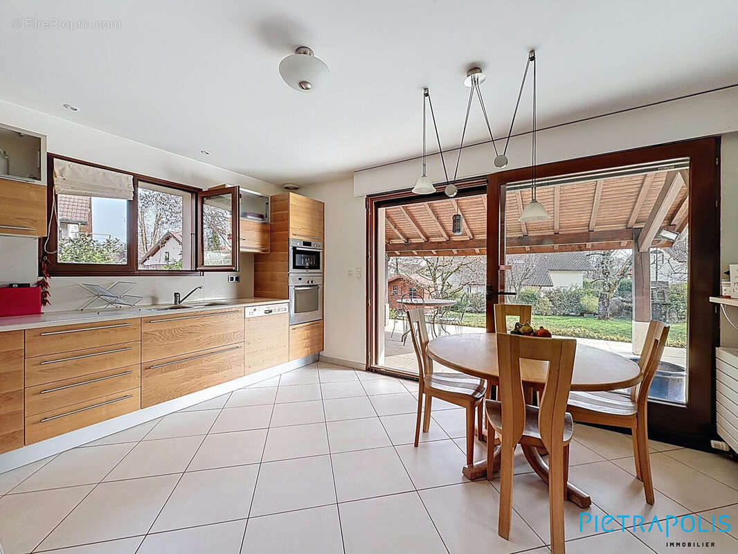 Maison à PREVESSIN-MOENS