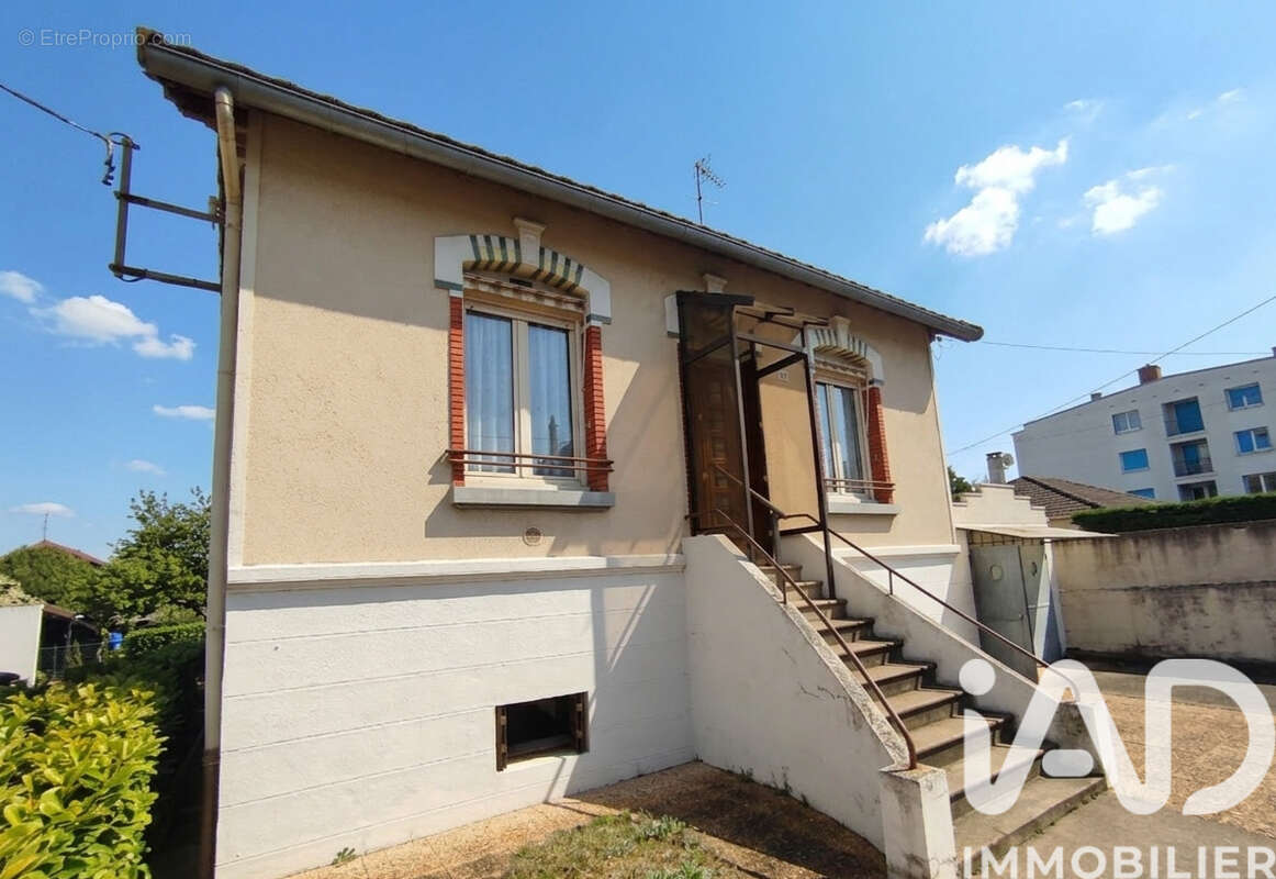Photo 2 - Maison à MONTLUCON