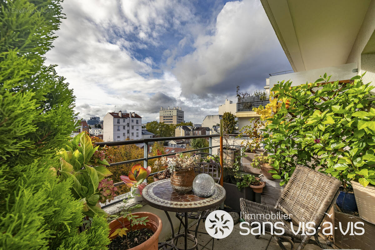Appartement à COURBEVOIE