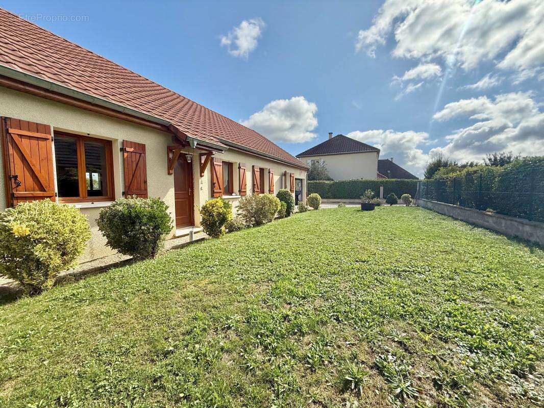 Maison à QUETIGNY