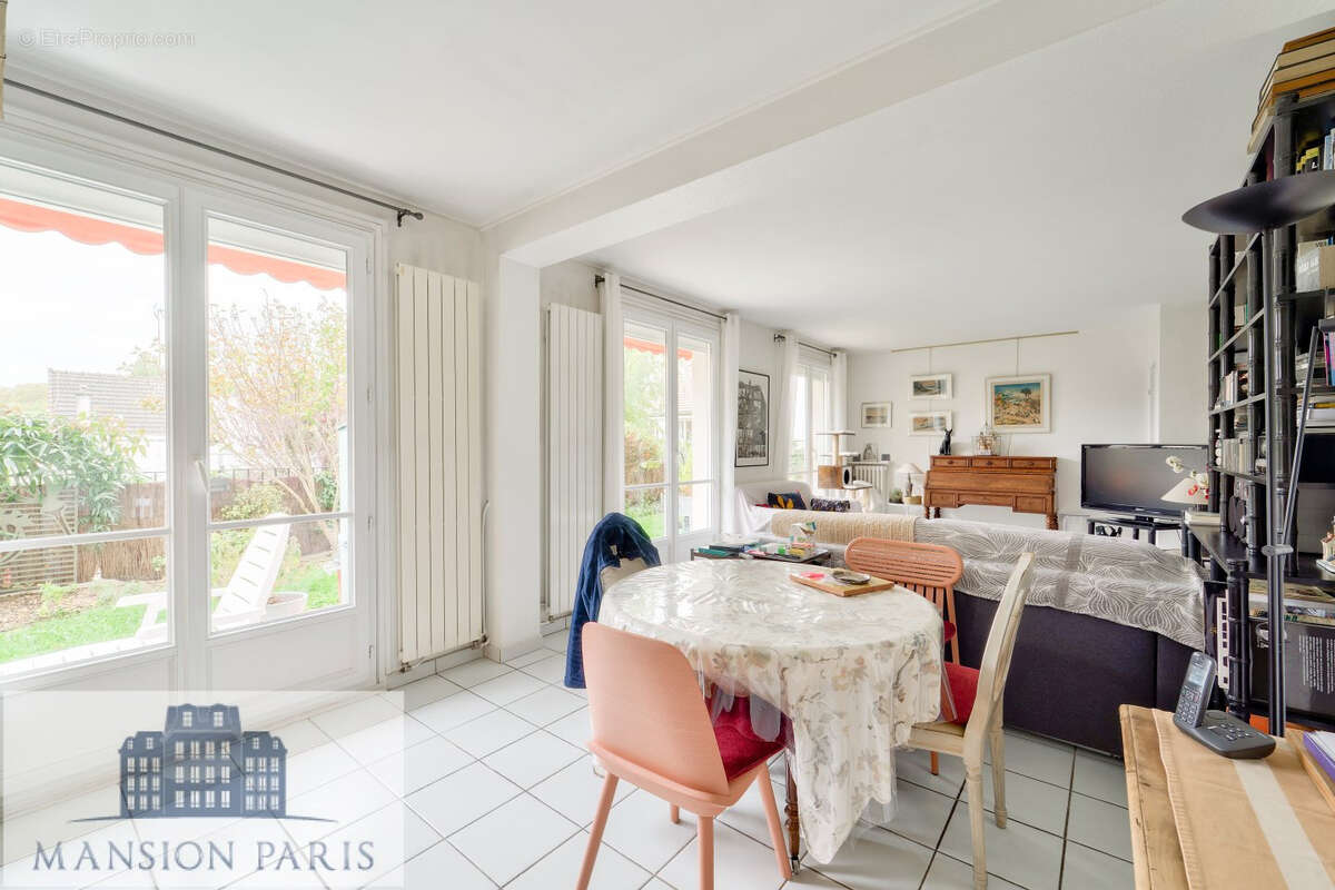 Appartement à SAINT-MAUR-DES-FOSSES