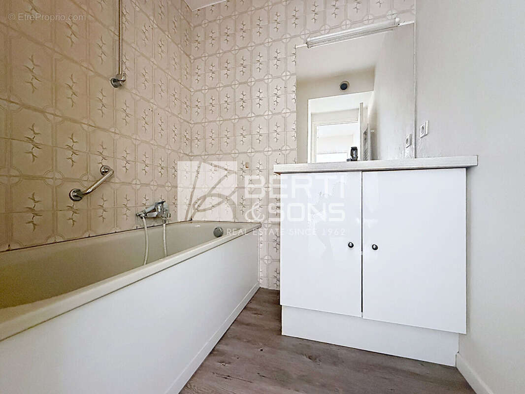 Appartement à MANDELIEU-LA-NAPOULE
