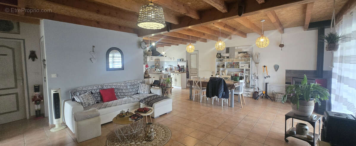 Maison à MONCEAUX-SUR-DORDOGNE