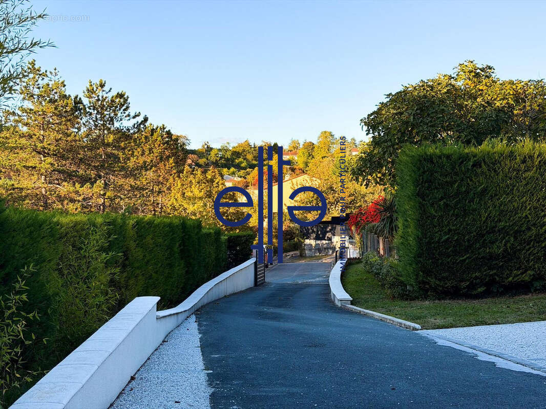 Maison à COULOUNIEIX-CHAMIERS