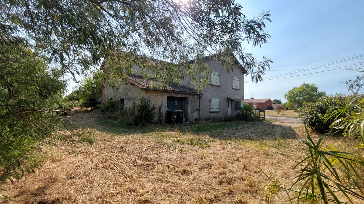 Maison ancienne 185 M2 avec garage, séchoir sur 5 000 M2 - photo 2