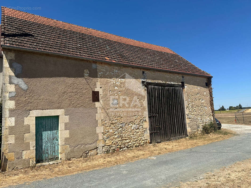 Grange 80m² à sainte-fauste - photo 4