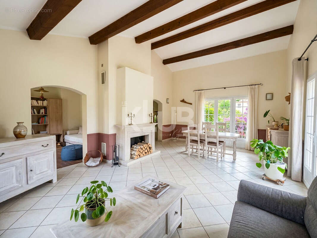 Maison à LA VALETTE-DU-VAR