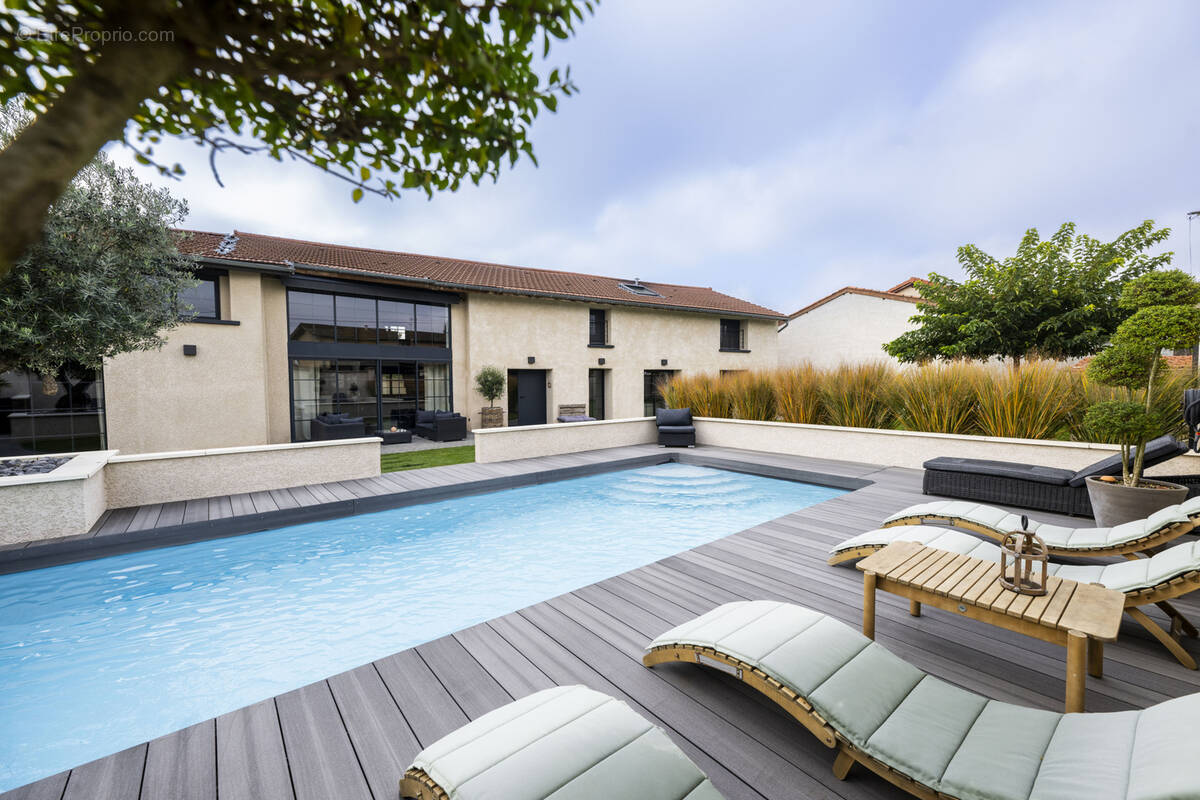 Maison à SAINT-BONNET-DE-MURE