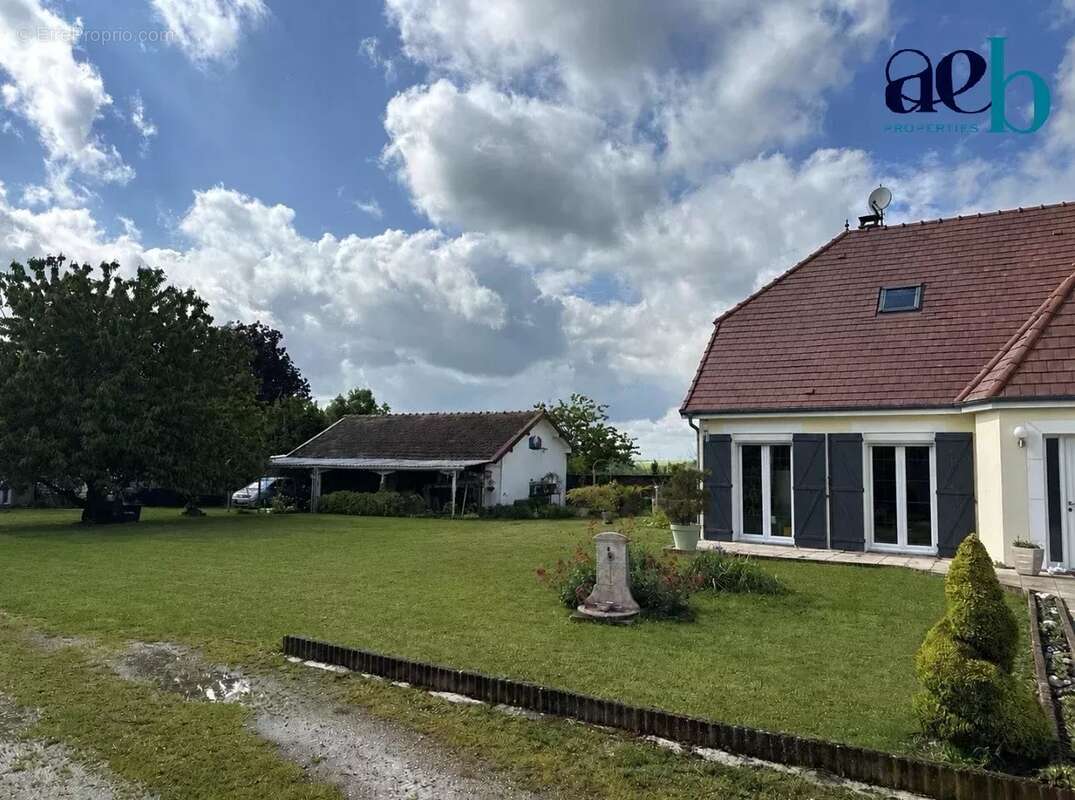 Maison à LAUBRESSEL