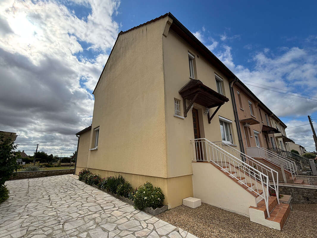 Maison à LA FERTE-BERNARD