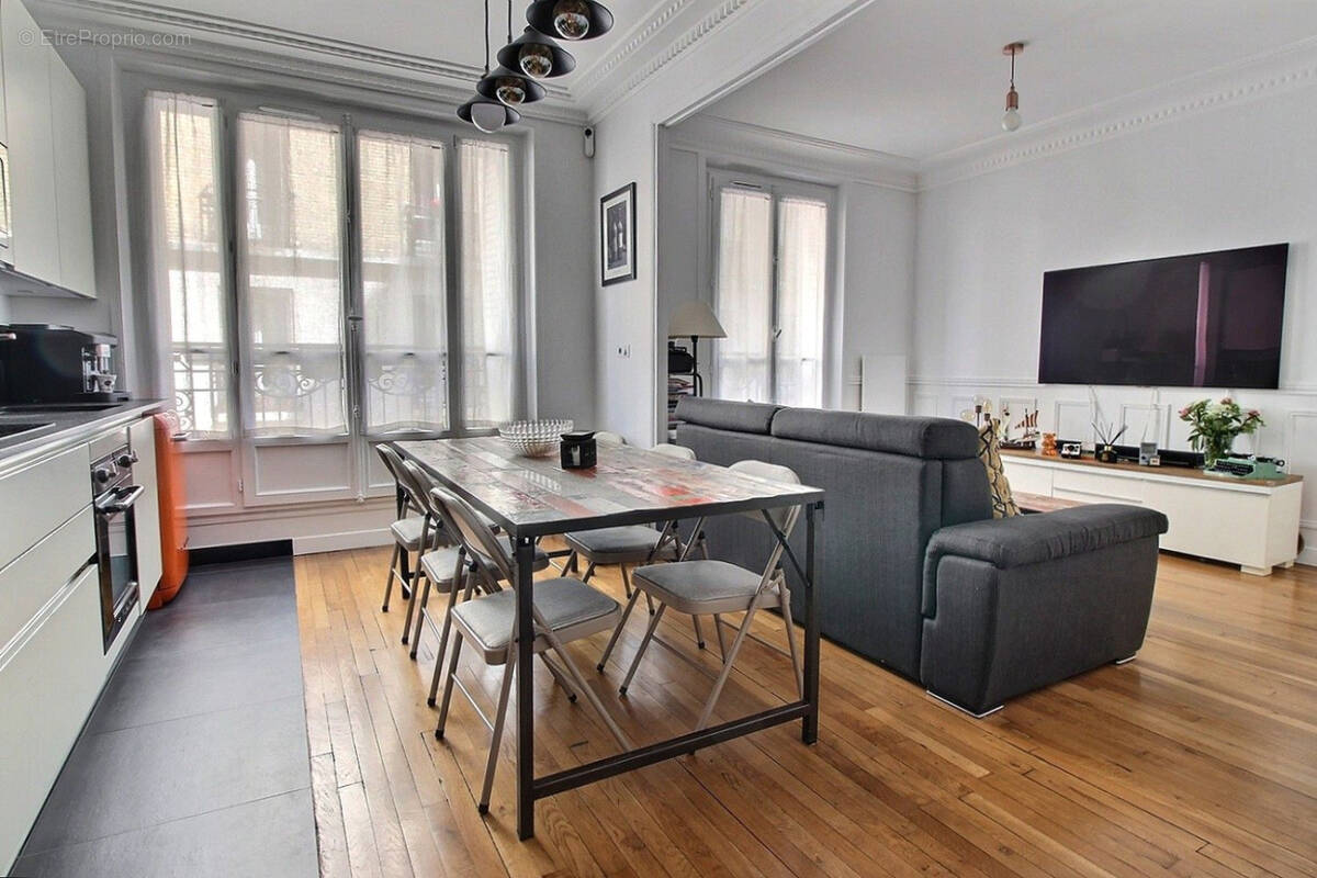 Appartement à PARIS-16E