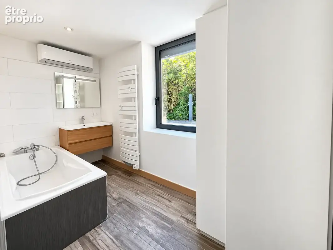 Propriété familiale rénovée avec piscine   sainte-foy-lès-lyon - photo 13