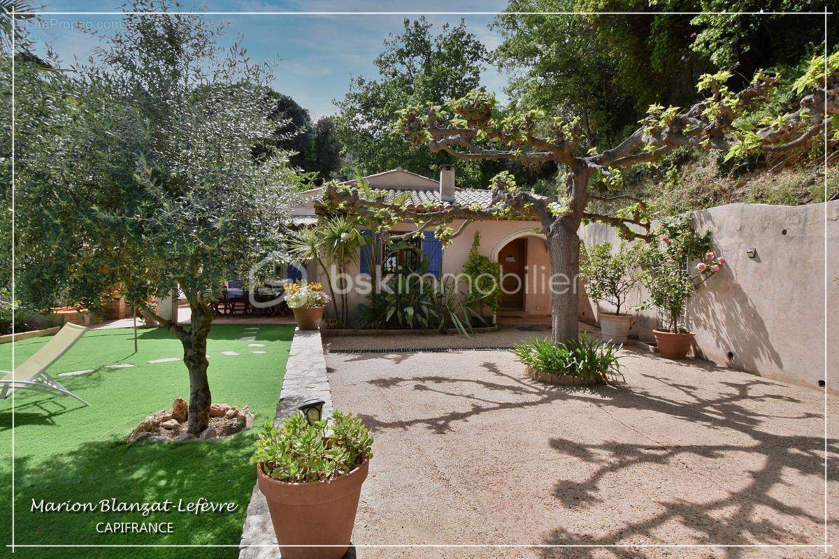 Maison à LA GARDE-FREINET