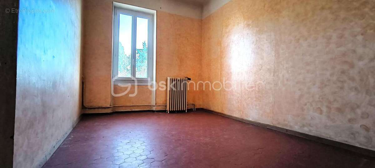 A vendre maison avec un jardin et 2 places de parking sur Vernègues - photo 12