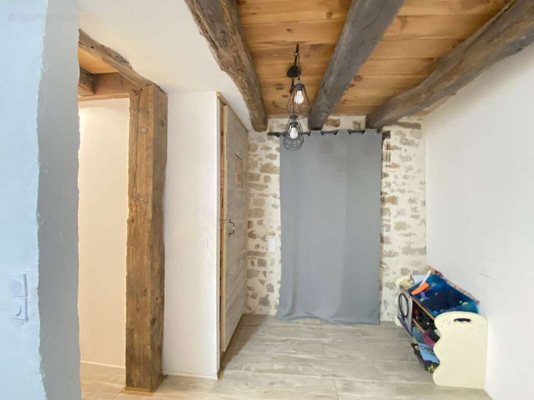 Propriété RARE en Pierre  Triangle d'Or  Rénovation Prestige  Gîtes Clés en Main  Vue Pano. - photo 14