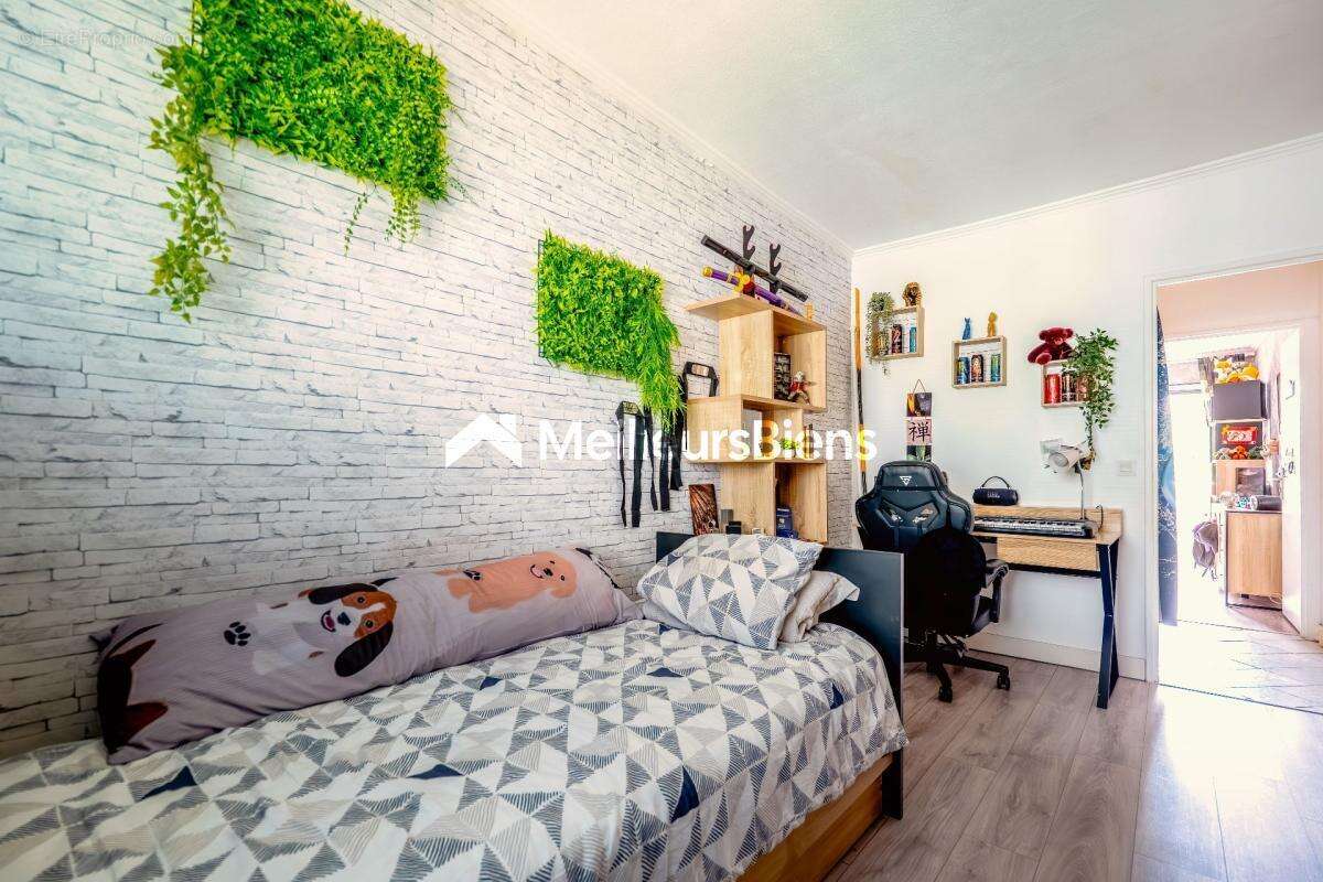 Appartement à FRESNES