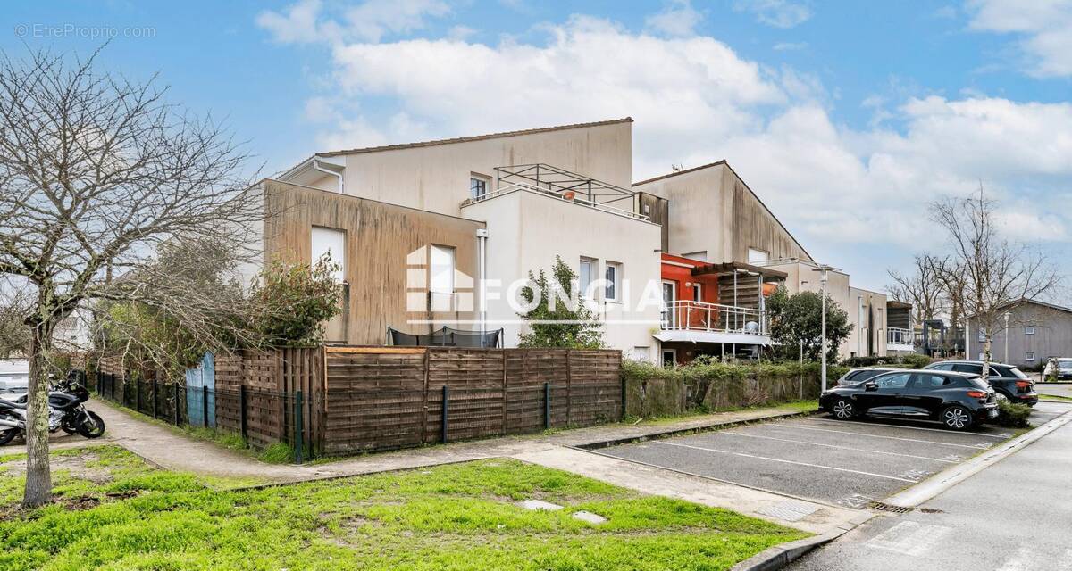 Appartement à CADAUJAC