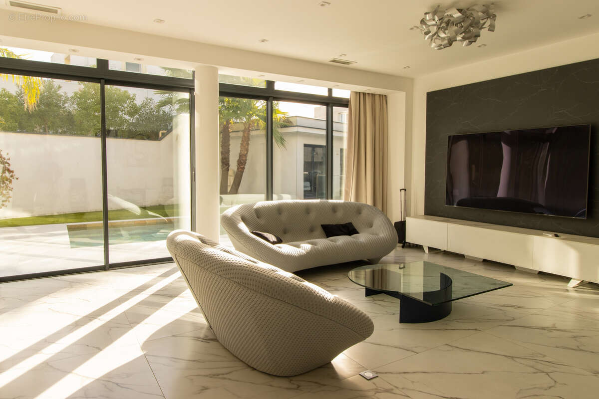 Villa prestigieuse T6 standing, piscine, garage, 100m de la mèr, Cap d'Agde, Golf - AGDE - photo 8