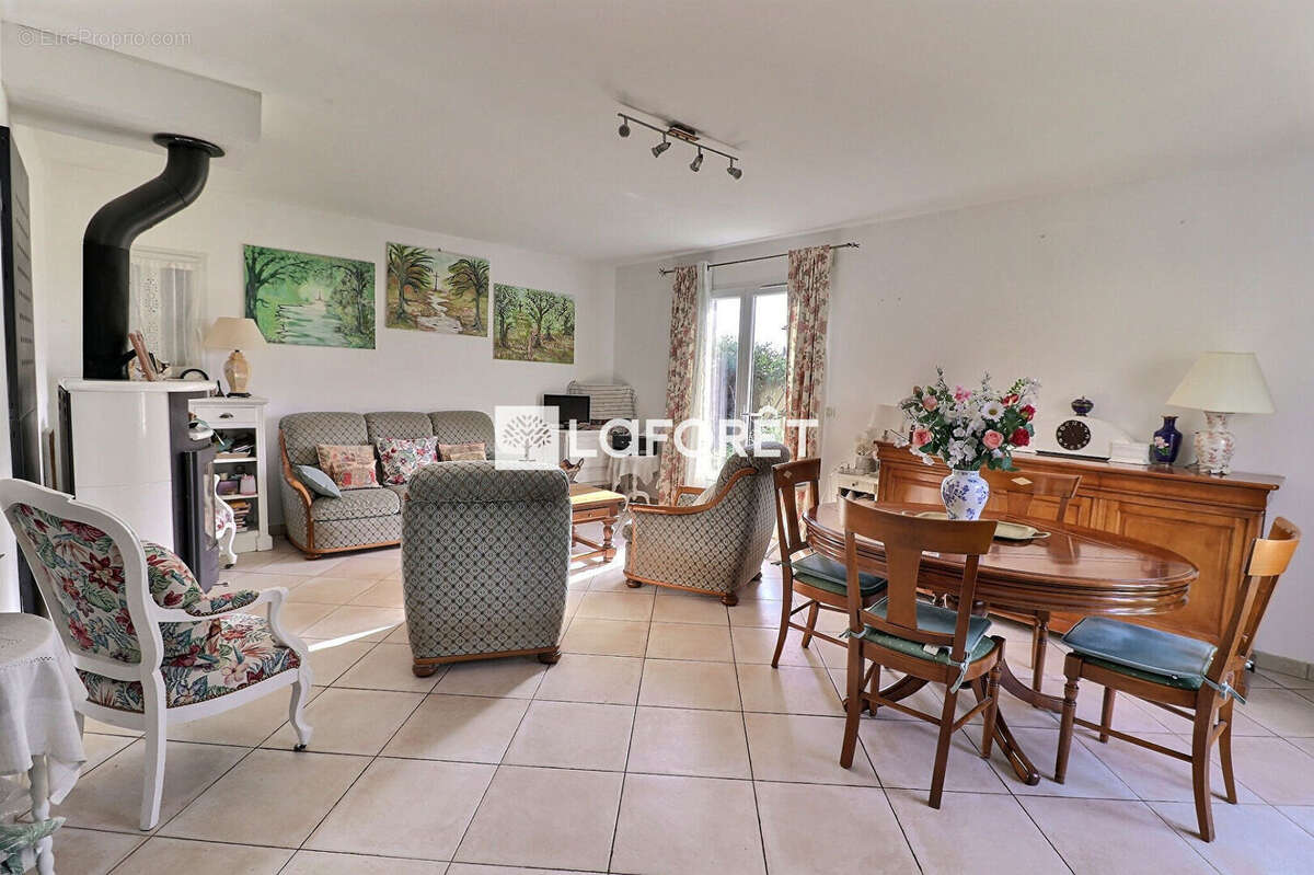 Maison Cuers 4 pièce(s) 115 m2 - photo 4