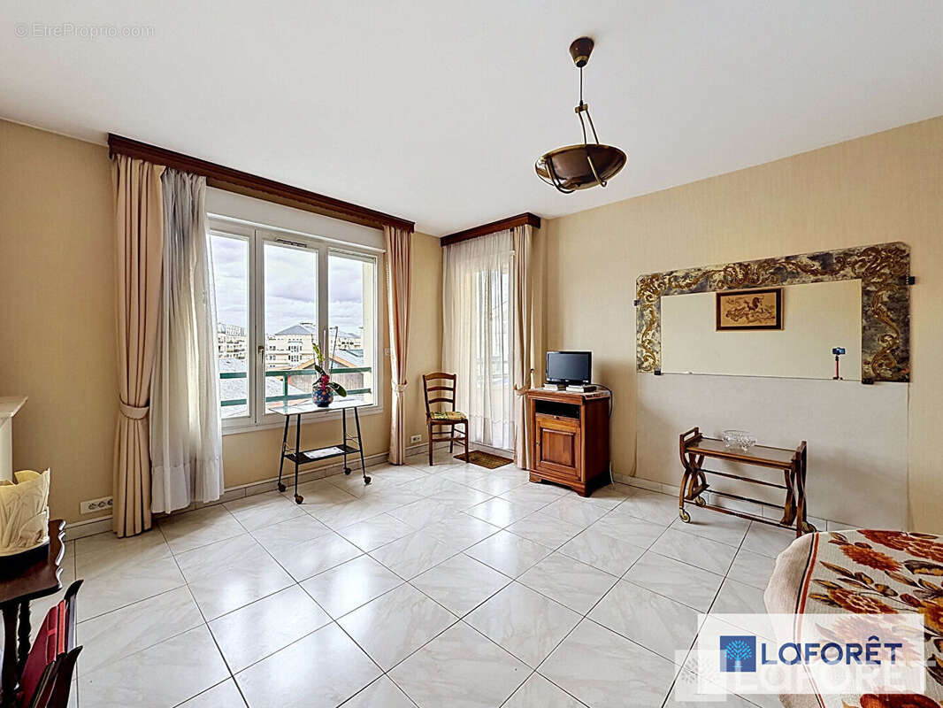 Appartement à LE PLESSIS-TREVISE