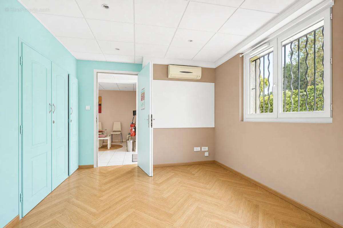 Maison de 9 pièces de 246 m² à Velaux - photo 15