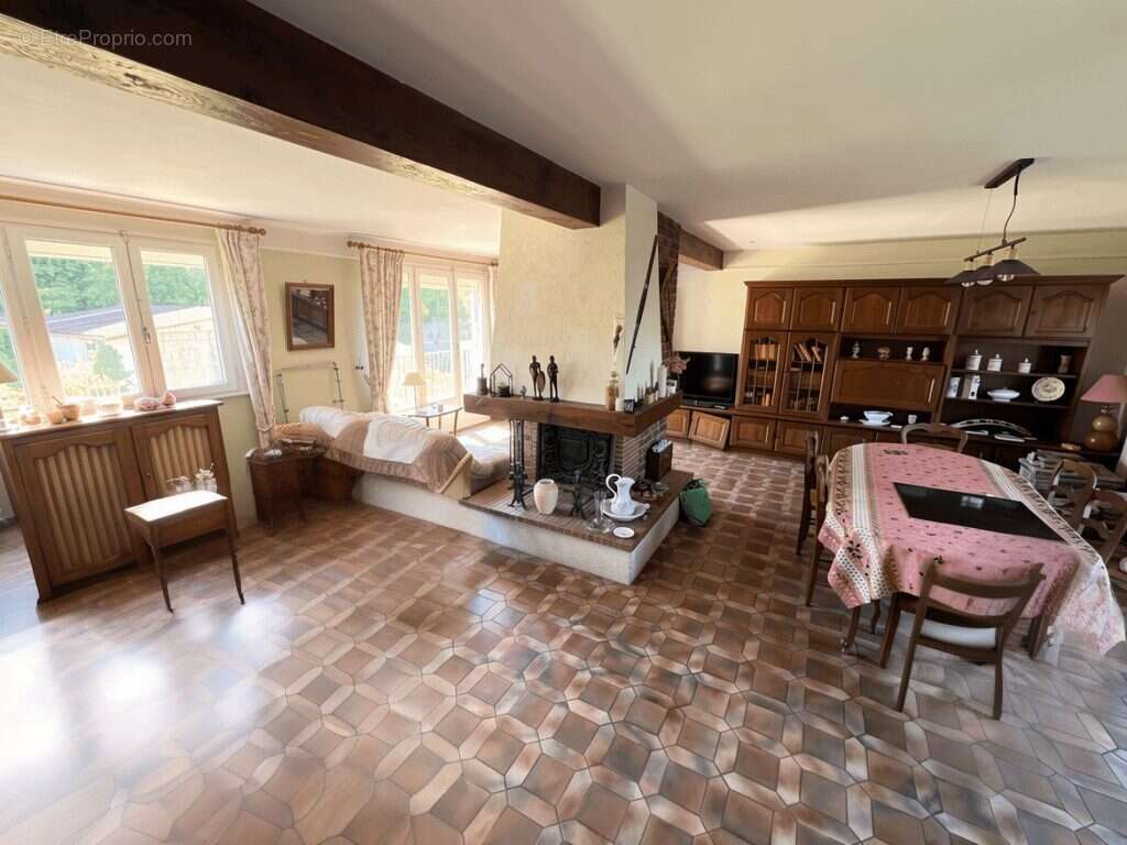 Maison à BREUIL-LE-VERT