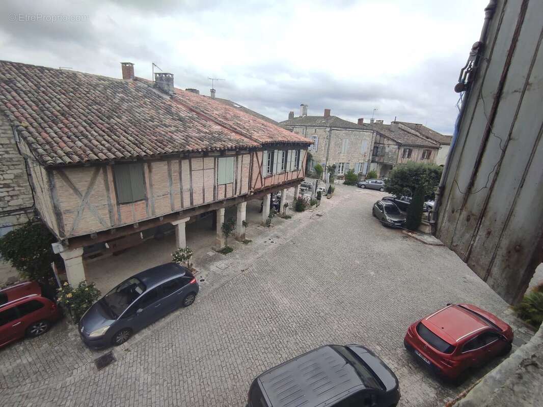 Appartement à MONTPEZAT-DE-QUERCY