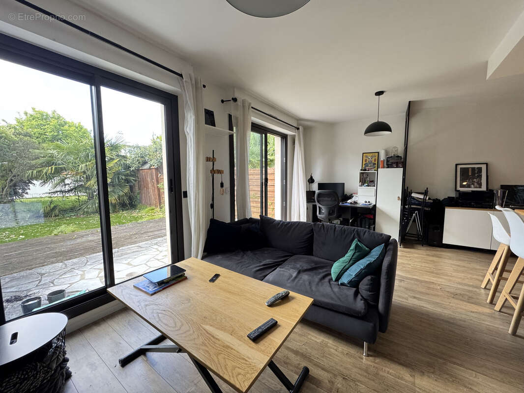 Appartement à SAINT-MAUR-DES-FOSSES