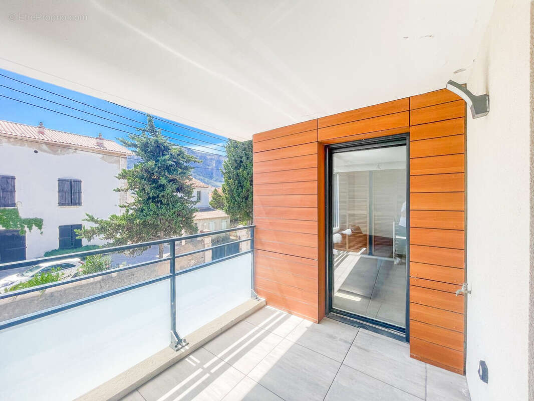 Appartement 42 m² à Marseille-8e  - photo 3