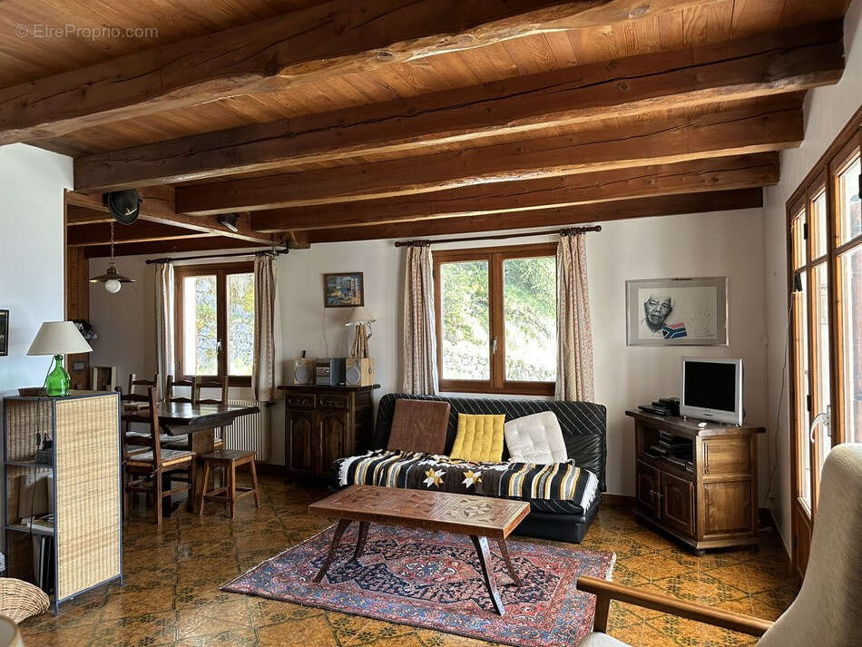 Propriété au coeur de la nature 5 pièces sur 3355m2 de terrain - photo 8