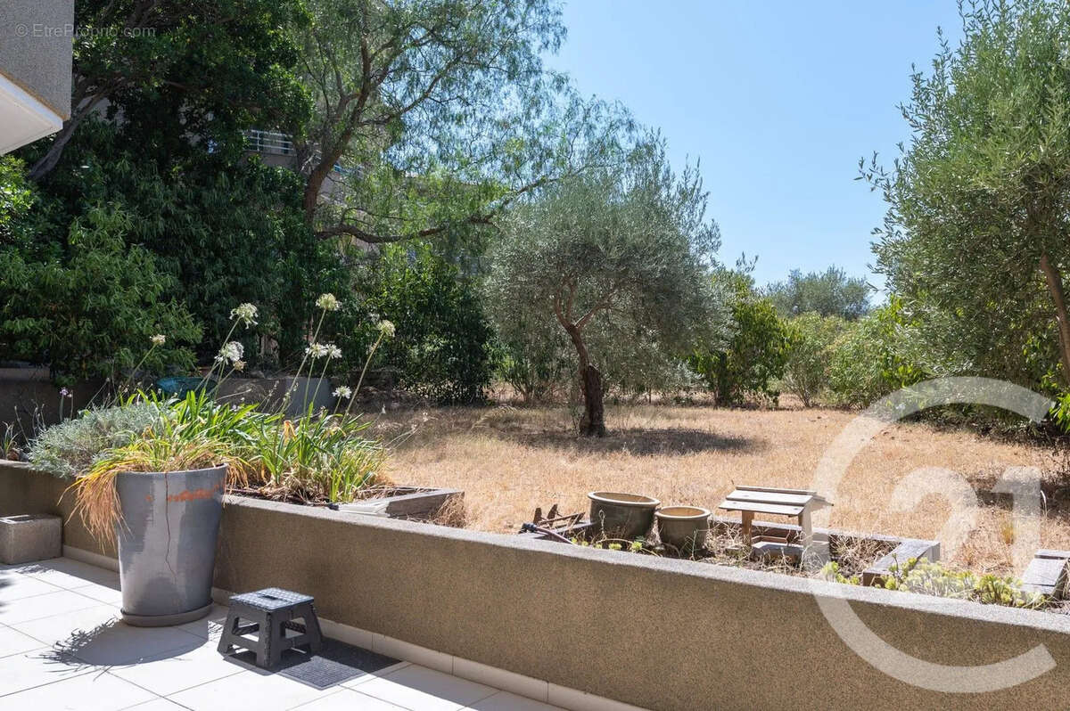 Appartement 50 m² à Cavalaire-Sur-Mer  - photo 2