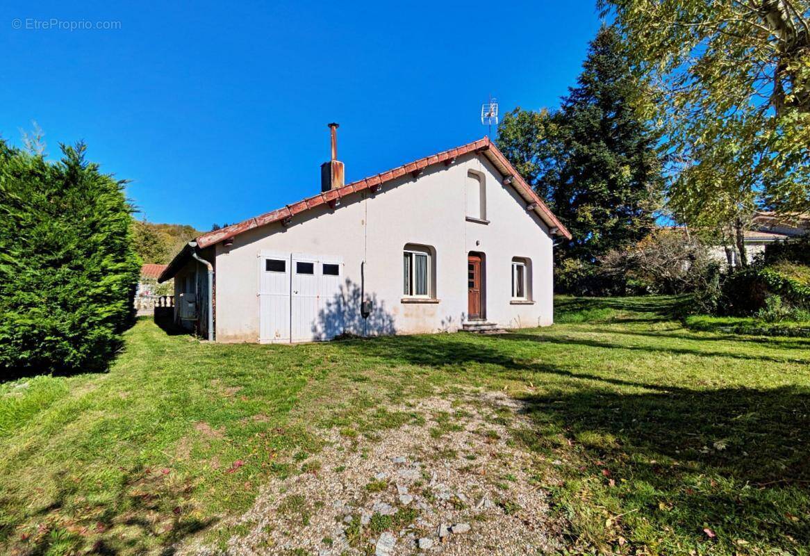 Maison à SAINT-SALVY-DE-LA-BALME
