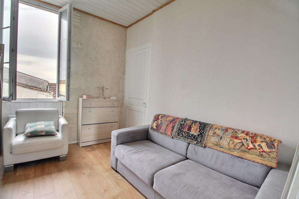 Maison à MORTAGNE-SUR-GIRONDE