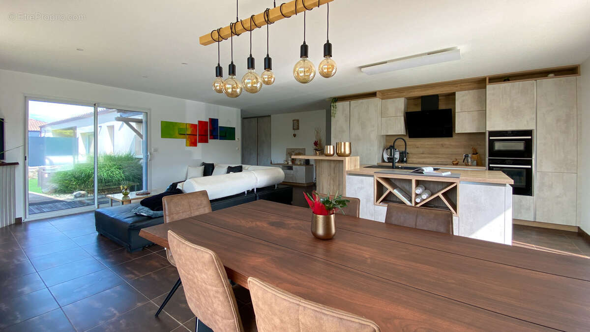 Maison à TALMONT-SAINT-HILAIRE